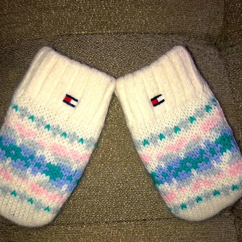 Tommy Hilfiger baby mittens. Soft colors , thick for warmth